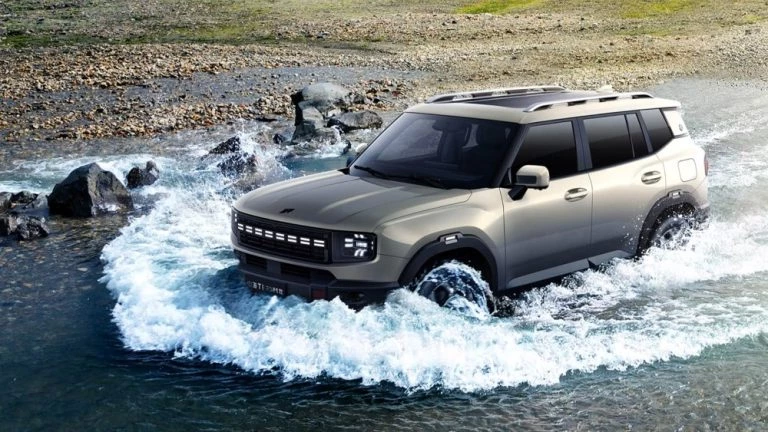 jetour shanhai t1 гибридный сбоку спереди полный привод