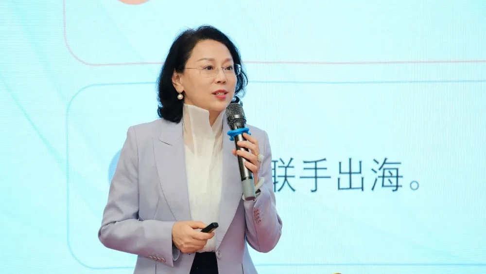 Запрет на экспорт подержанных машин с нулевым пробегом мнение китайских компаний экспортеров янь фэй президент Ассоциации автомобильного транспорта провинции Гуандун