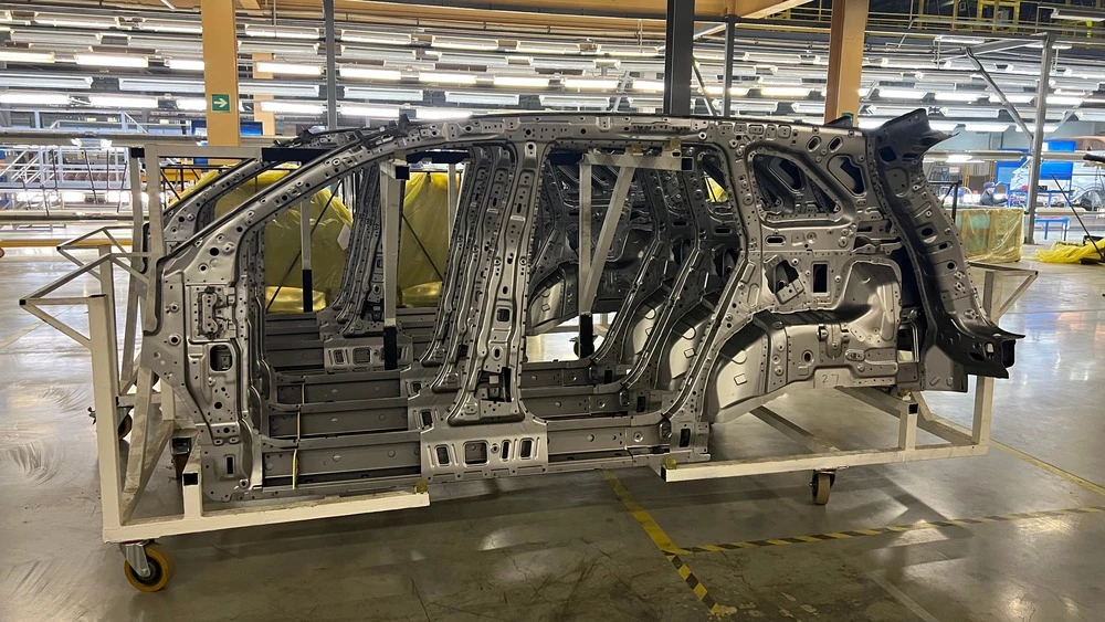 Завод Моторинвест Evolute штамповка i-space кузовные панели