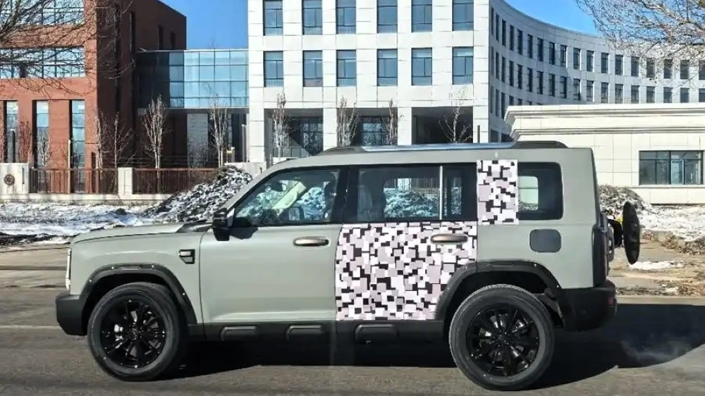 кроссовер haval raptor v7 plus сбоку в Китае