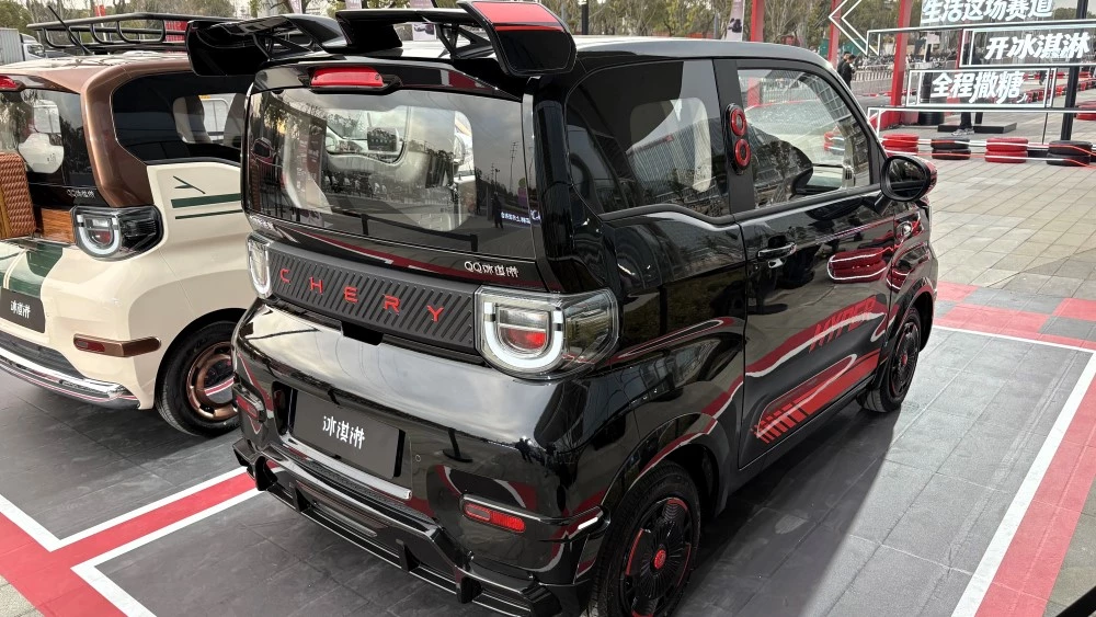 chery qq ice cream 2026 в Китае сбоку сзади