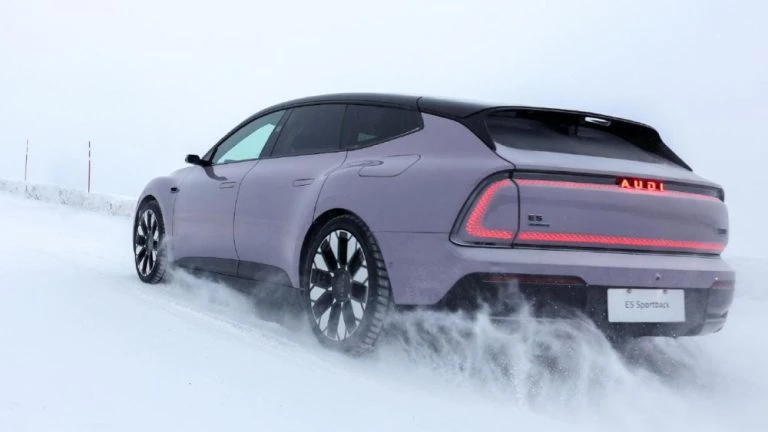 В Китае назвали победителей премии «Автомобиль года 2026» audi e5 sportback сбоку сзади шутинг брейк электромобиль