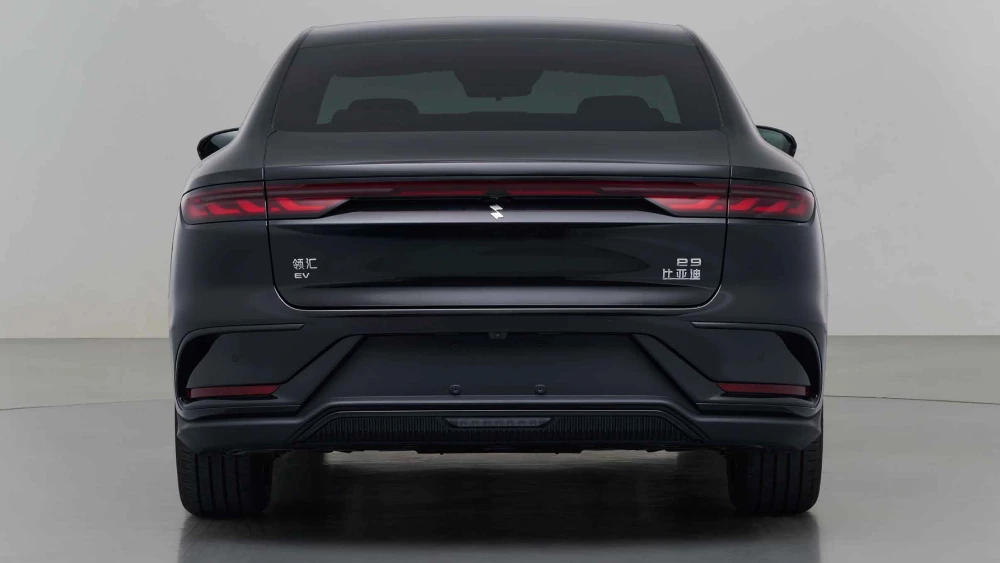 byd новый бренд linghui линхуэй linghui e9 byd han ev сзади черный седан