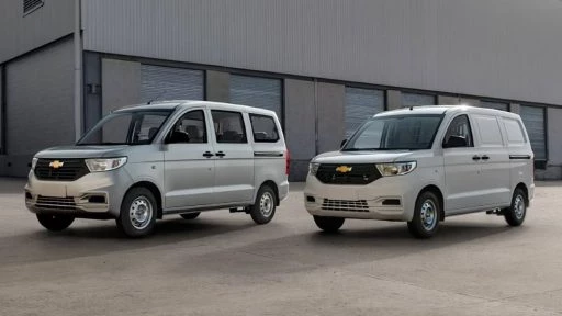 новый Chevrolet Damas нового второго поколения фургон минивэн сбоку спереди в Узбекистане