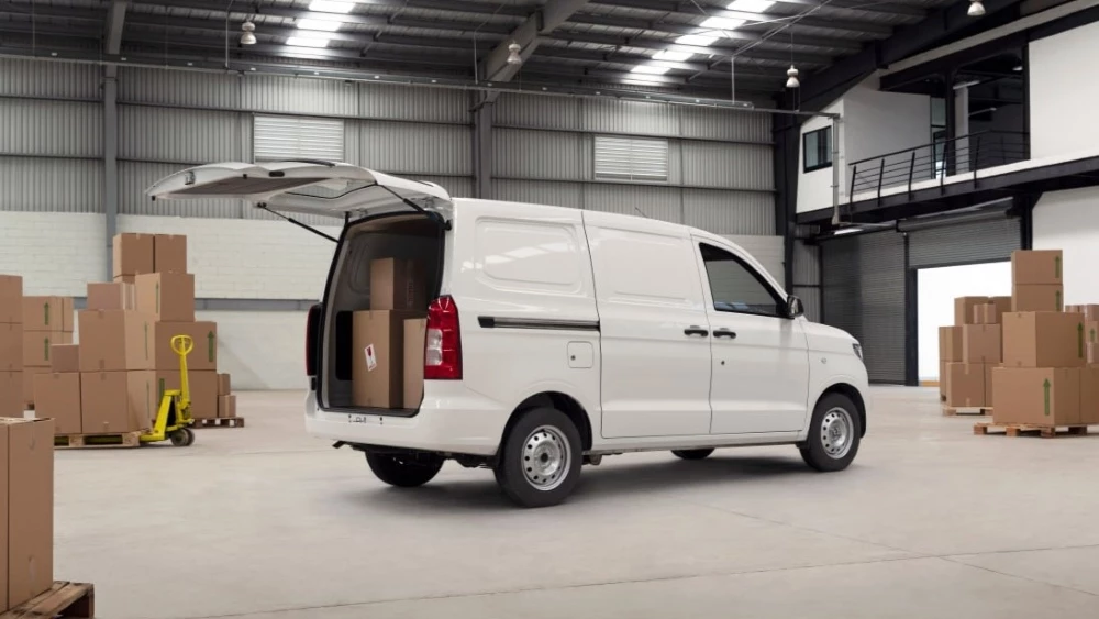 новый Chevrolet Damas нового второго поколения фургон минивэн сбоку сзади в Узбекистане