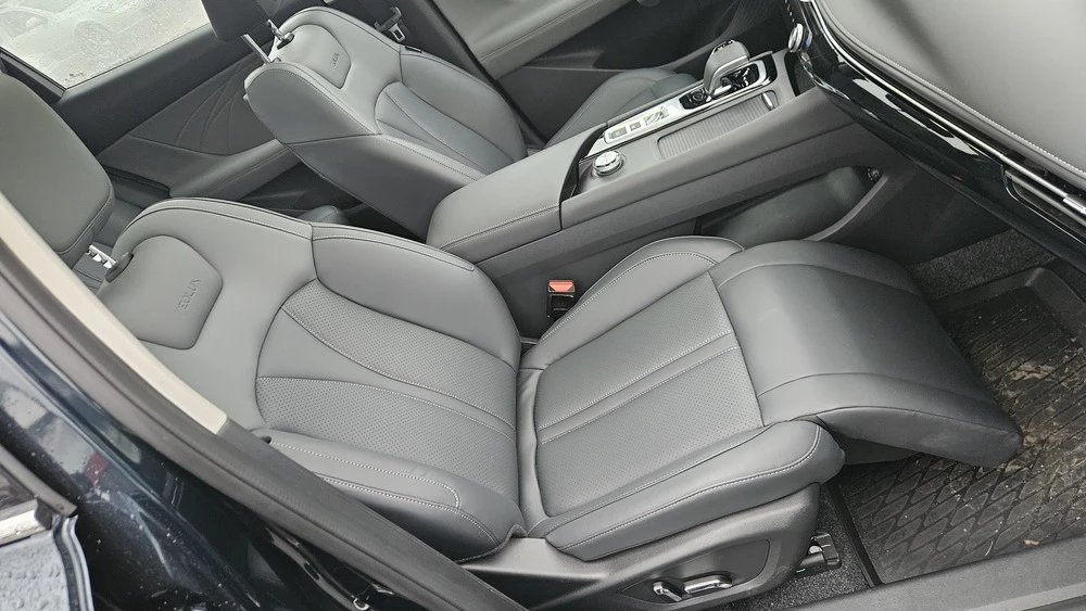 Dongfeng Huge тест салон интерьер второй ряд сиденье пассажира