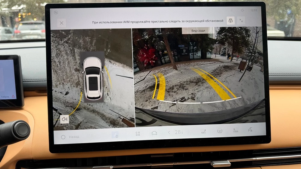 Geely Galaxy EX5 EM-i в Казахстане тест обзор сбоку салон интерьер медиасистема мультимедиа камера круговой обзор