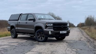 Huanghai N7 на тесте сбоку спереди