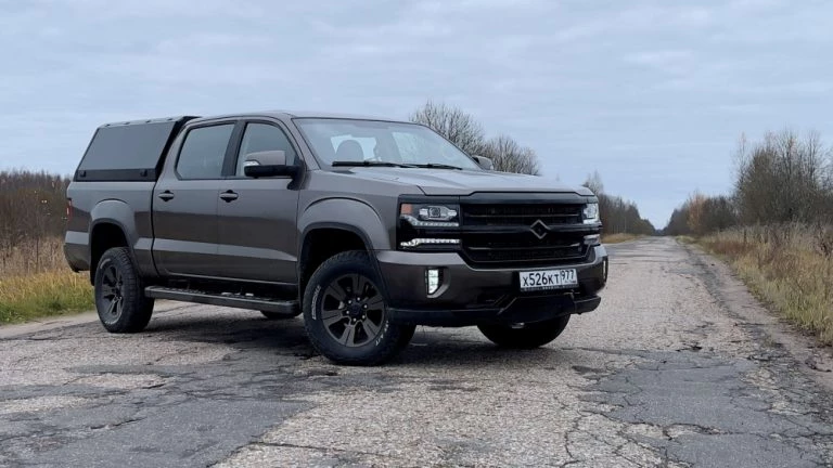 Huanghai N7 на тесте сбоку спереди