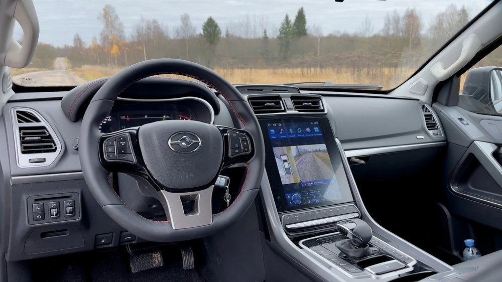 Huanghai N7 на тесте салон интерьер