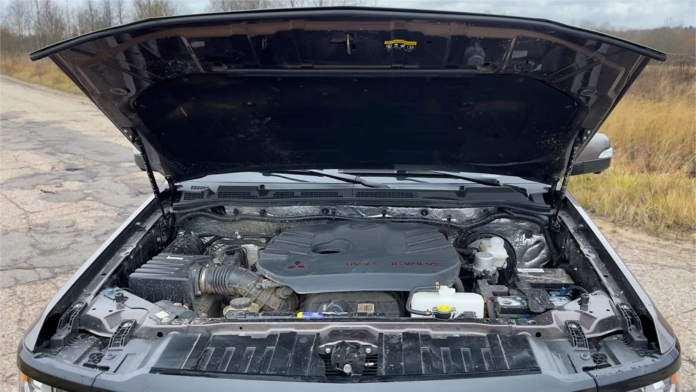 Huanghai N7 на тесте капот двигатель мотор