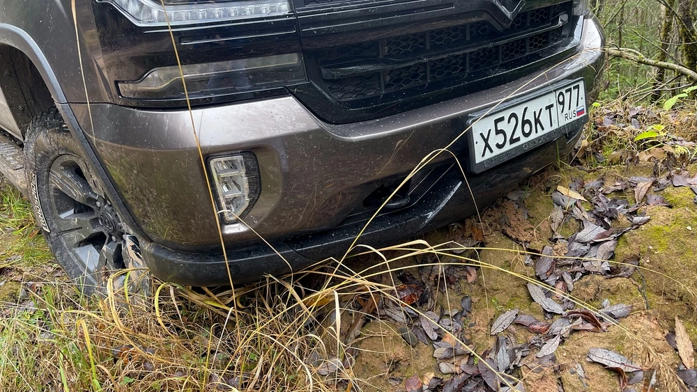 Huanghai N7 на тесте спереди полный привод бездорожье