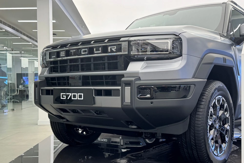 Jetour G700 спереди решетка радиатора фары передняя часть