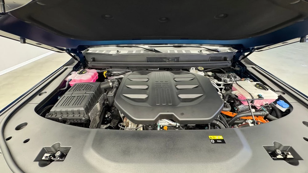 Jetour G700 SQRH4J20 двигатель мотор капот открыт