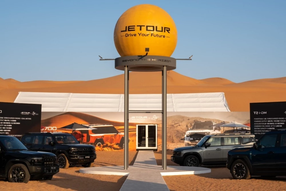 Одна из экспозиций Jetour на Liwa Festival 2026 ОАЭ Арабские Эмираты