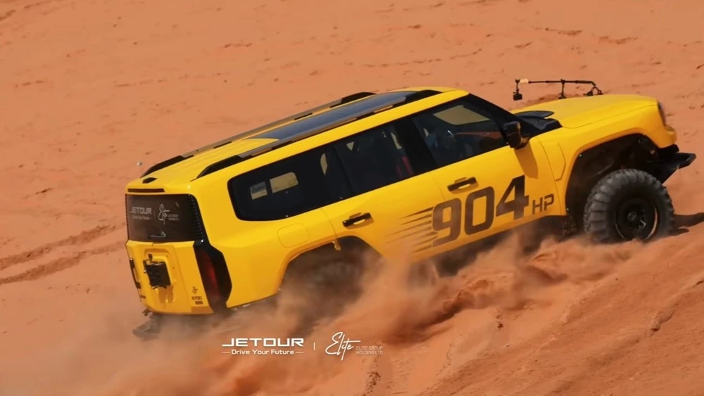 Jetour G700 на Liwa Festival 2026 ОАЭ Арабские Эмираты по песку полный привод бездорожье в динамике