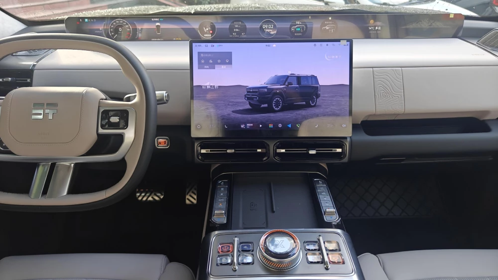 реальные отзывы плюсы минусы jetour g700 внедорожник гибридный коричневый салон мультимедийная система экраны