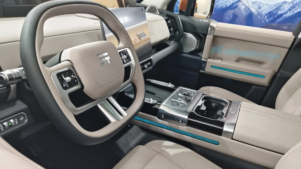 реальные отзывы плюсы минусы jetour g700 внедорожник гибридный коричневый салон