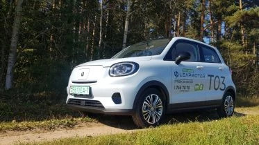 Leapmotor T3 в Беларуси сбоку спереди обзор тест