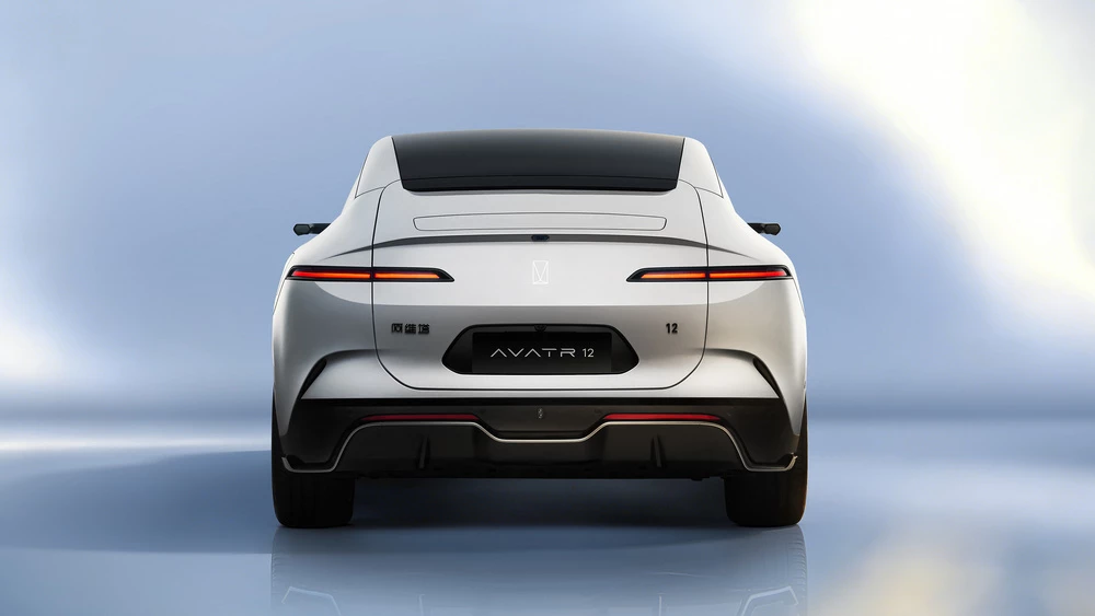 Обновленный Avatr 12 сзади