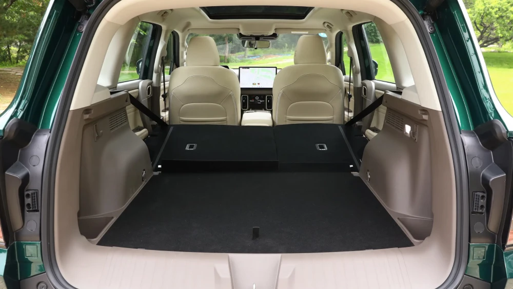 Новый кроссовер Haval Dargo получил ОТТС для рынка России кроссовер салон бежевый багажник