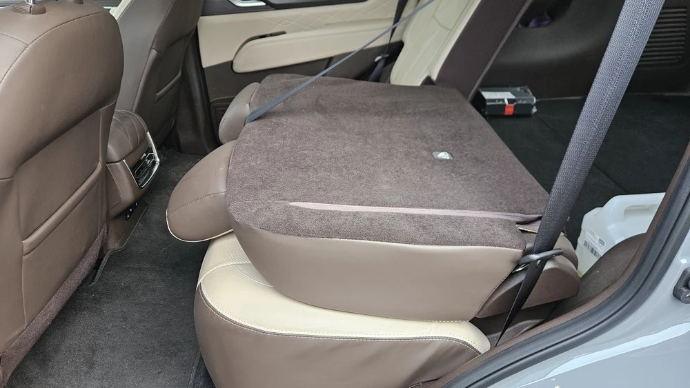 Oting Paladin салон интерьер второй ряд сложенное сиденье