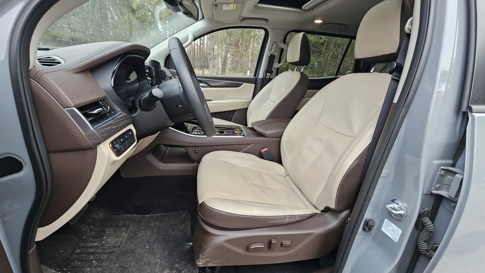 Oting Paladin салон интерьер первый ряд сиденья