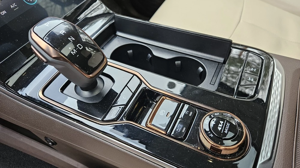 Oting Paladin салон интерьер тоннель селектор