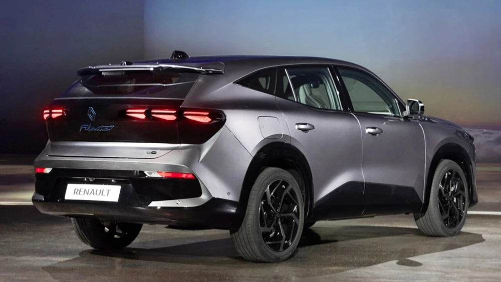 Первые обзоры на новый кроссовер от Geely и Renault под названием Filante появились в сети сбоку сзади серый