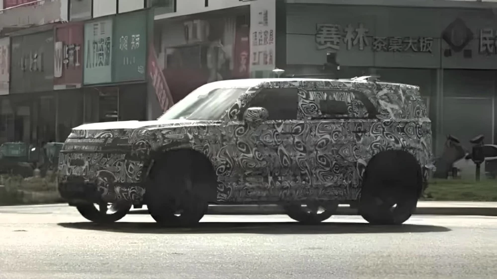 кроссовер freelander сбоку спереди в Китае