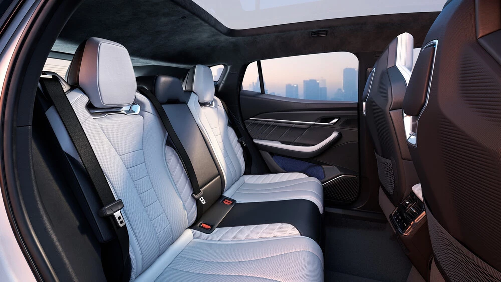 Кроссовер Renault Filante салон интерьер сиденья второй ряд