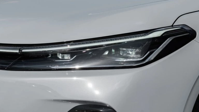 В Китае назвали самые дальнобойные гибриды для зимы geely galaxy a7 седан фара спереди