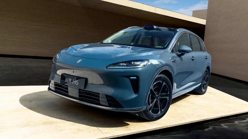 В Китае назвали самые качественные кроссоверы saic shangjie h5 сбоку спереди голубой