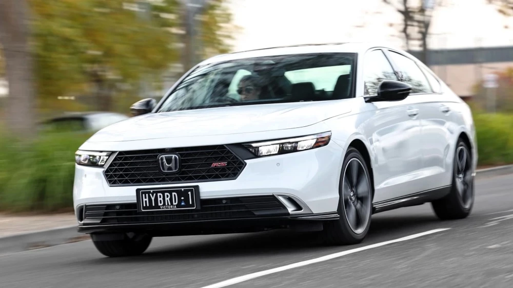 honda accord спереди сбоку гибрид