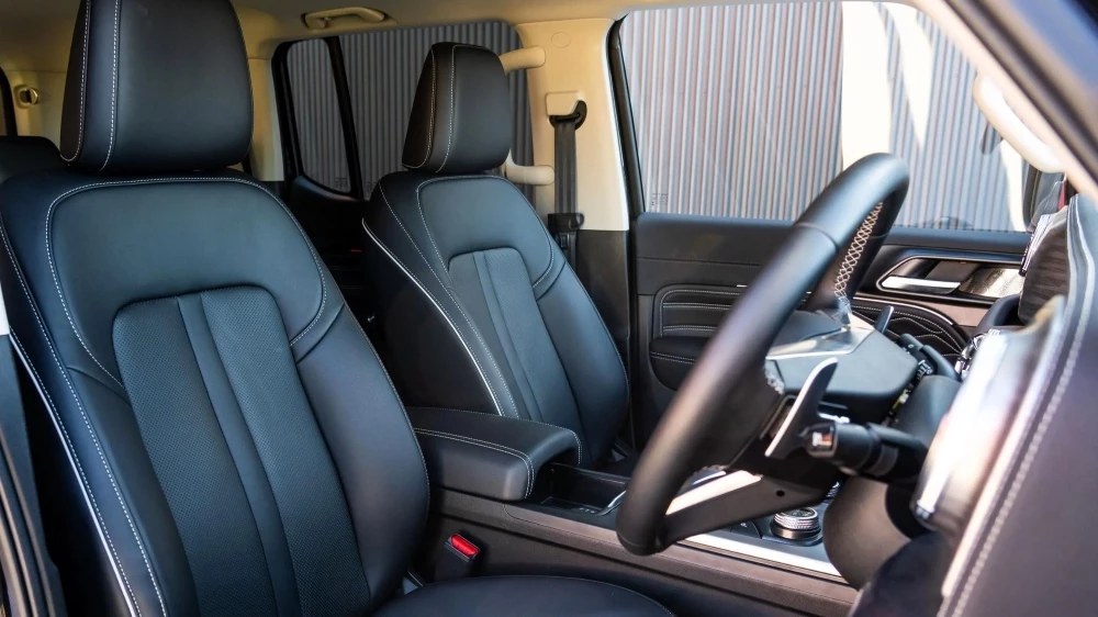 tank 300 hi4-t phev интерьер