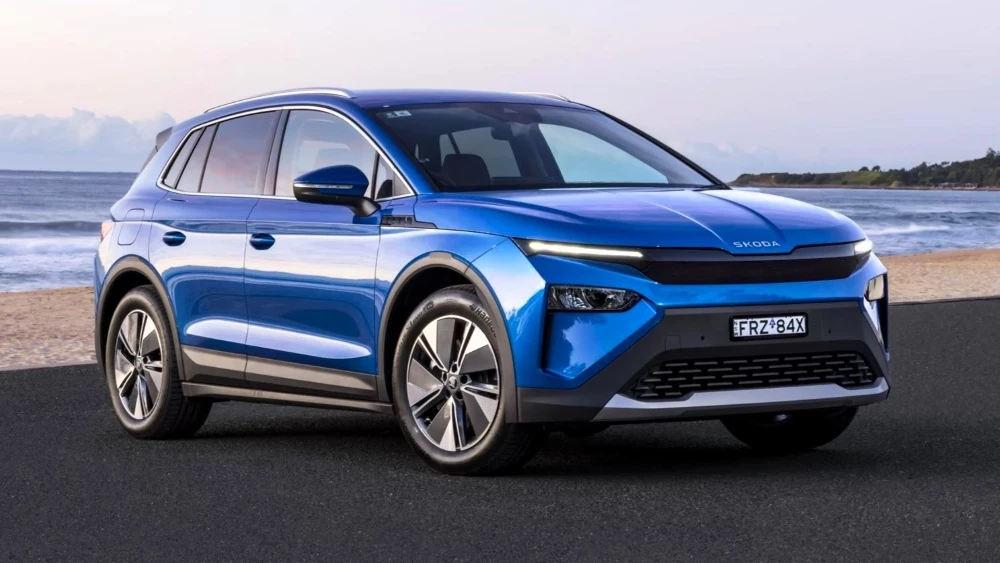 skoda elroq спереди сбоку электрокар