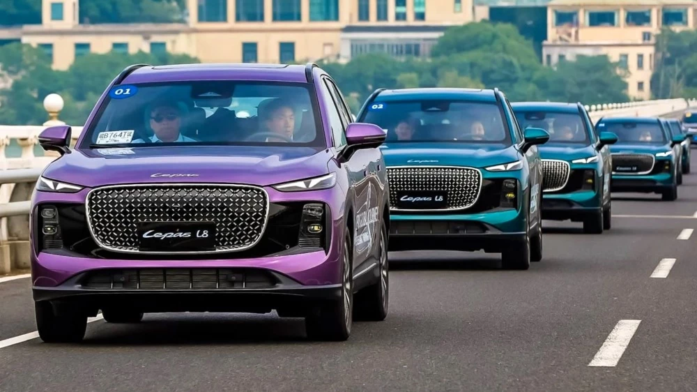 кроссовер lepas l8 спереди