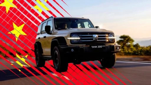tank 300 hi4-t phev спереди сбоку