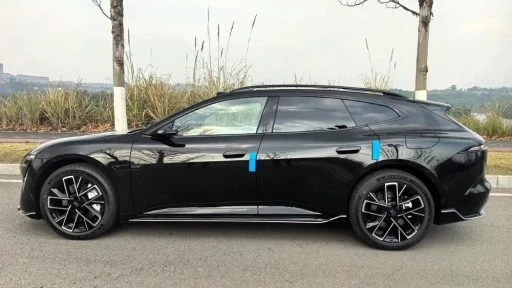 универсал changan avatr 06t сбоку в Китае