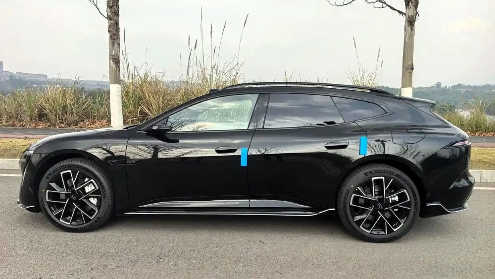 универсал changan avatr 06t сбоку в Китае