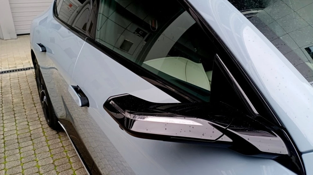 Avatr 12 тест сбоку боковые зеркала камеры