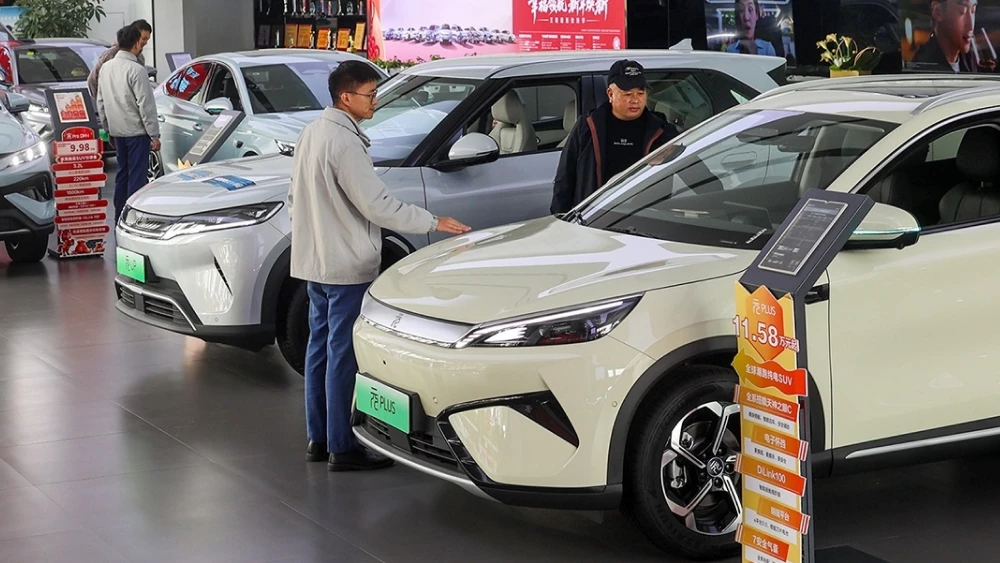 BYD едва попал в Топ-50 китайского рынка автосалон в китае byd yuan plus byd yuan up atto 3 atto 2