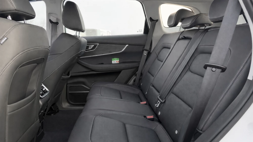 Chery C8 в Казахстане тест салон интерьер второй ряд сиденье