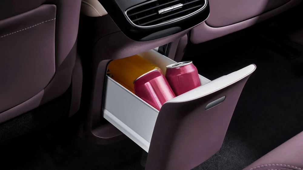 Обновленный кроссовер Deepal S07 New 2026 модельного года салон интерьер холодильник