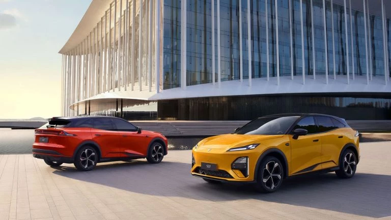 Обновленный кроссовер Deepal S07 New 2026 модельного года сбоку сзади спереди