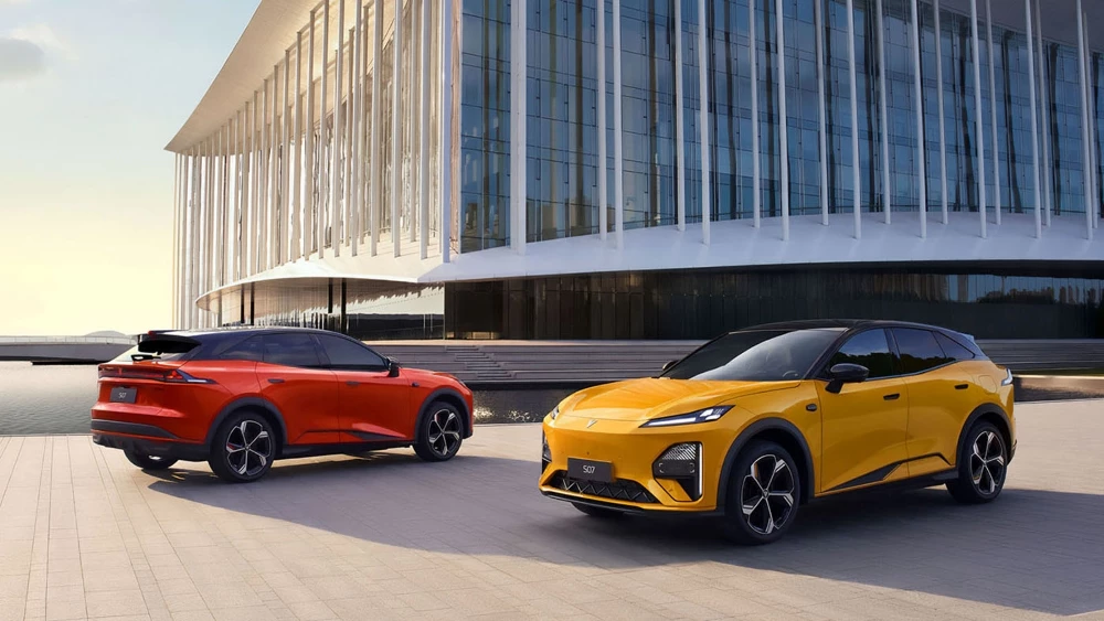 Обновленный кроссовер Deepal S07 New 2026 модельного года сбоку сзади спереди