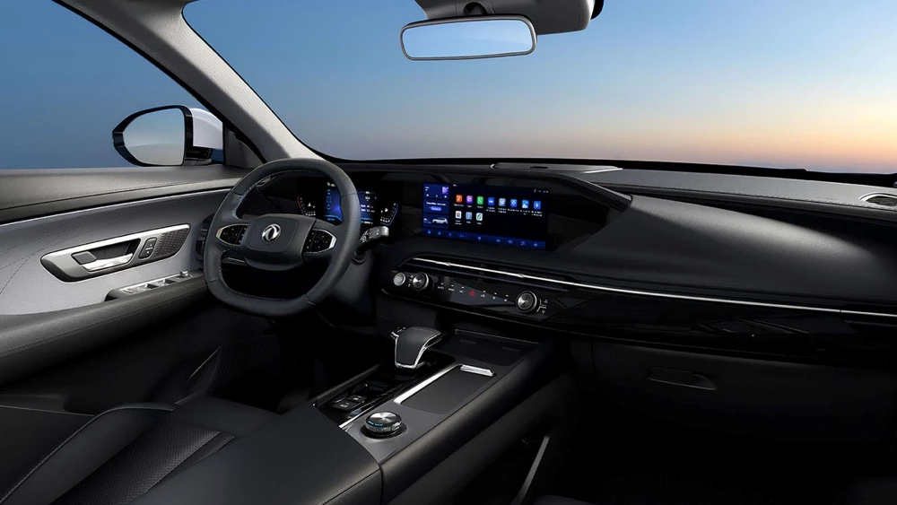 Обновленный кроссовер Dongfeng Huge 2026 в Беларуси салон интерьер