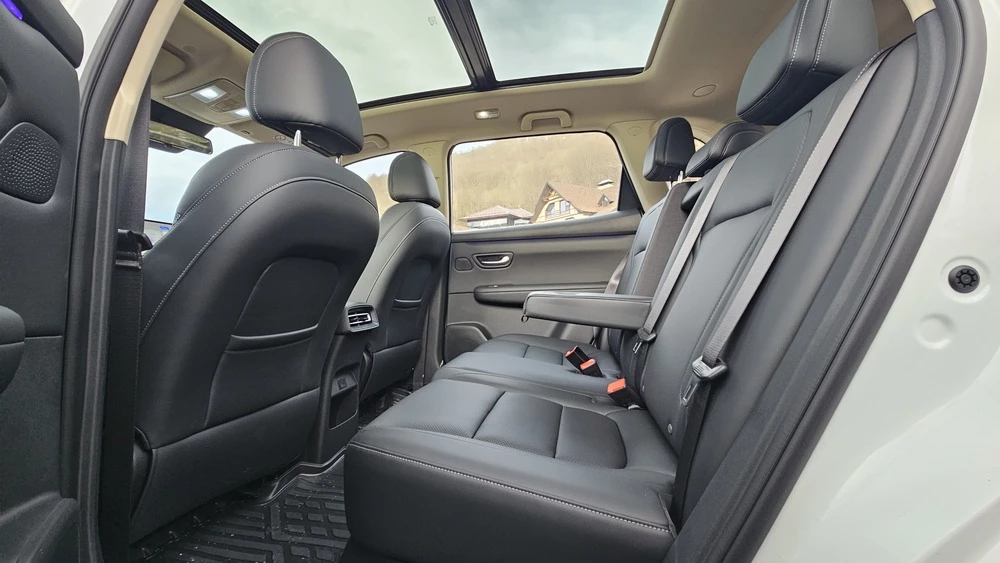 evolute i-space тест салон интерьер сиденья второй ряд