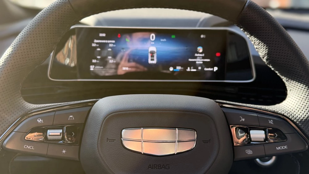 Geely Galaxy CITYRAY в казахстане тест салон интерьер приборная панель руль