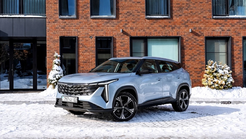Geely Galaxy CITYRAY: проверка городом. Наш тест-драйв Geely Galaxy CITYRAY в казахстане спереди сбоку